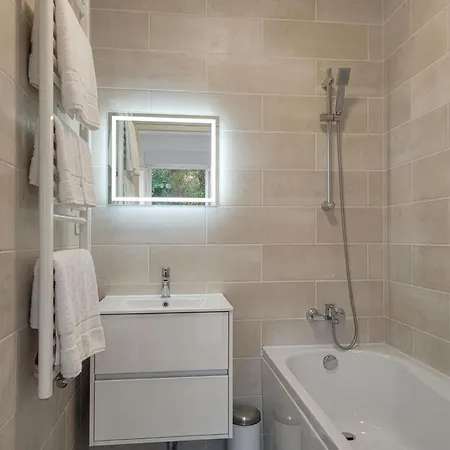 La Maison Marne & Bois - Private Suite, Terrace & Garden, Kitchenette, Near Paris 3*