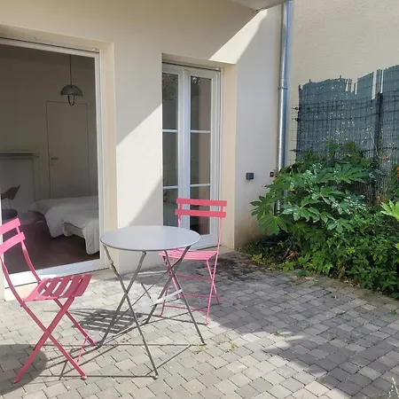 Guest house La Maison Marne & Bois - Private Suite, Terrace & Garden, Kitchenette, Near Paris Nogent-sur-Marne