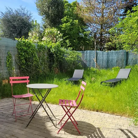 Maison d'hôtes La Maison Marne&bois - Private Suite&garden, Kitchenette, Near Paris
