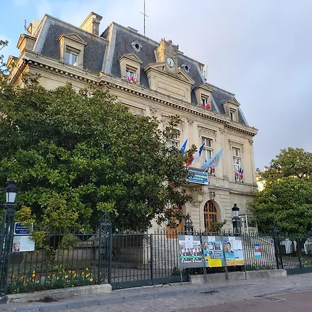 Guest house La Maison Marne & Bois - Private Suite, Terrace & Garden, Kitchenette, Near Paris Nogent-sur-Marne